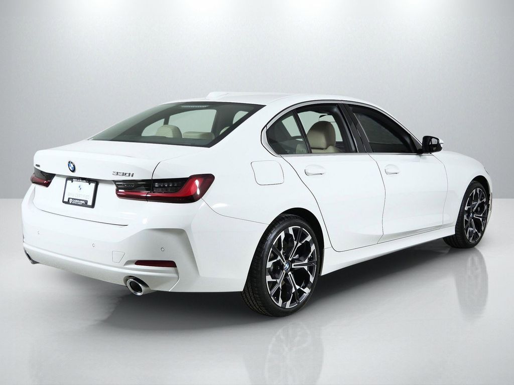 Thumbnail: 2025 BMW 3 Series - 10