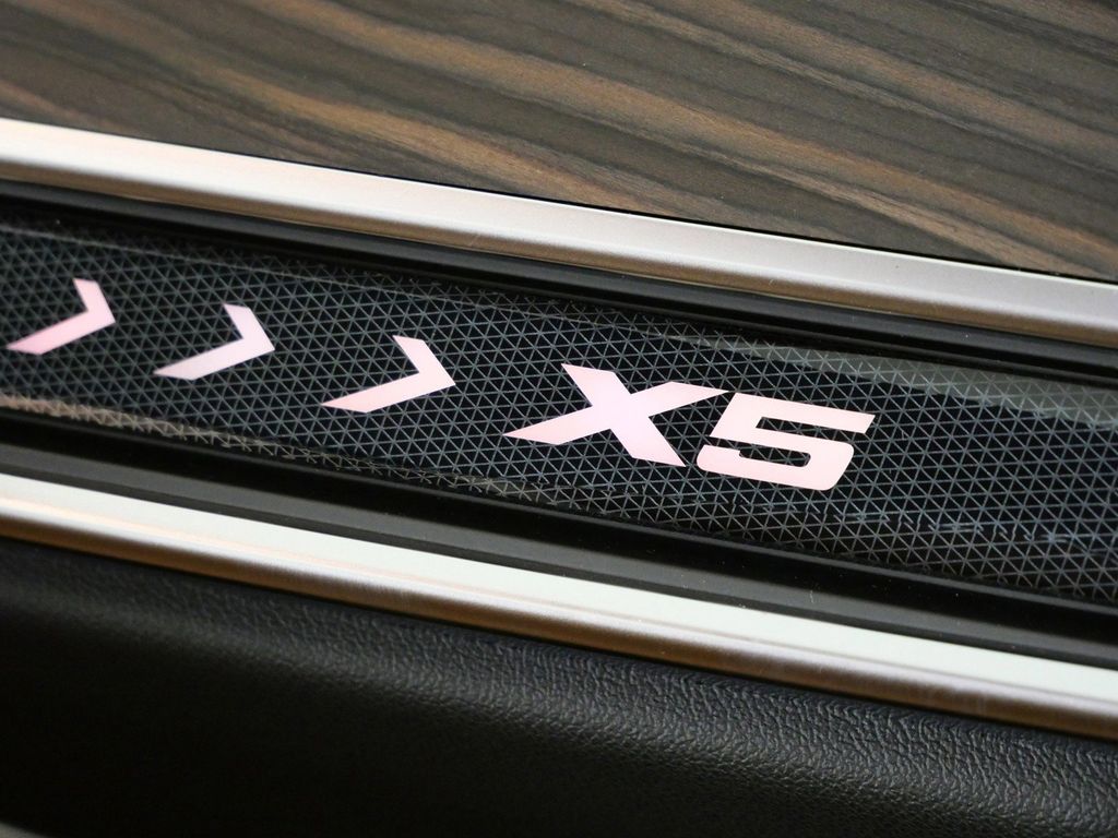 Thumbnail: 2026 BMW X5 - 24