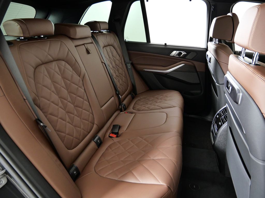 Thumbnail: 2026 BMW X5 - 27