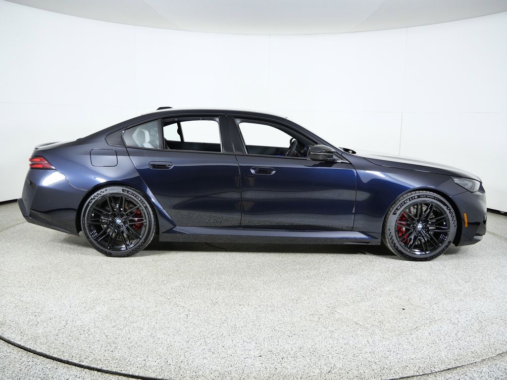 Thumbnail: 2026 BMW M5 - 8