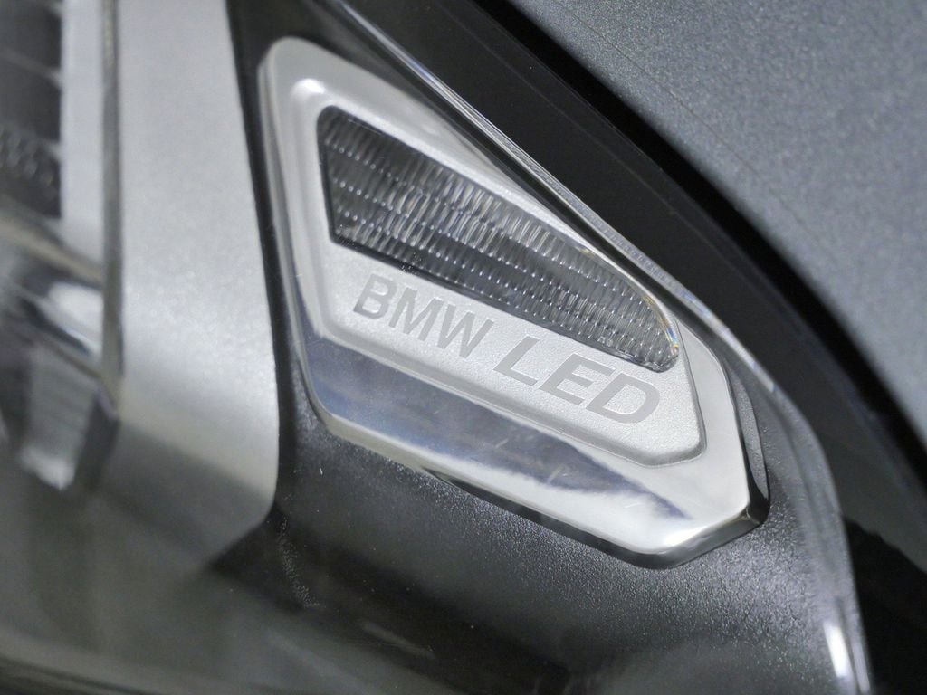 Thumbnail: 2023 BMW 3 Series - 4