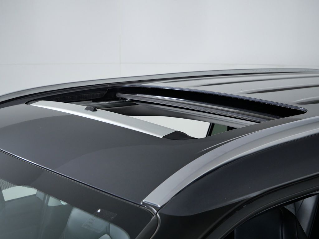 Thumbnail: 2020 Toyota Highlander - 19