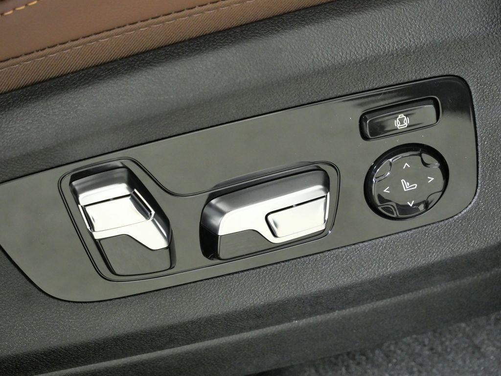 Thumbnail: 2026 BMW X5 - 22