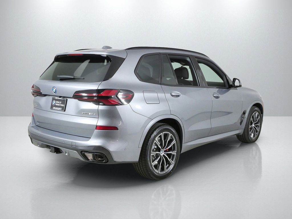 Thumbnail: 2026 BMW X5 - 9