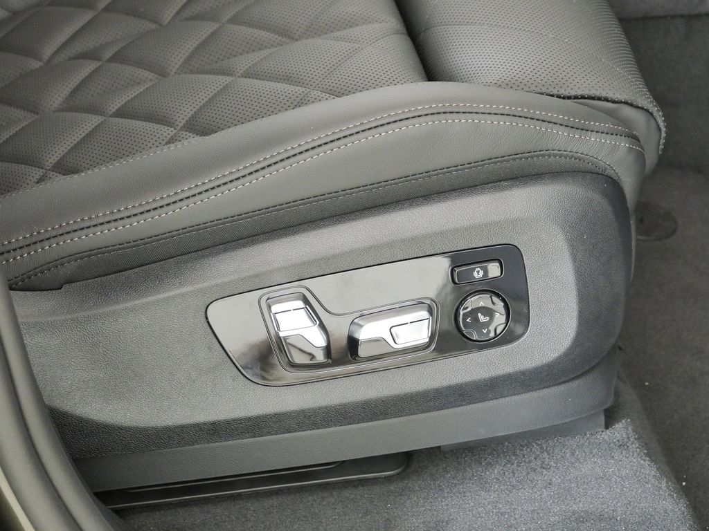 Thumbnail: 2026 BMW X5 - 22