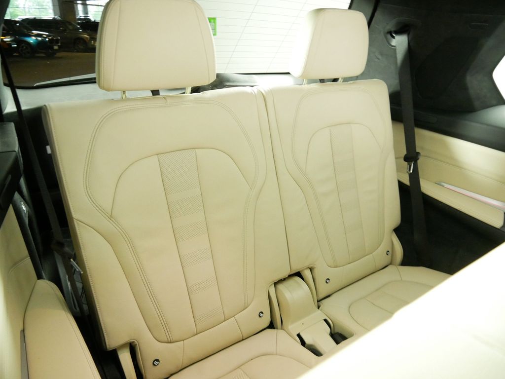 Thumbnail: 2021 BMW X7 - 26