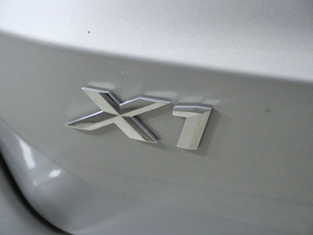 Thumbnail: 2026 BMW X1 - 13