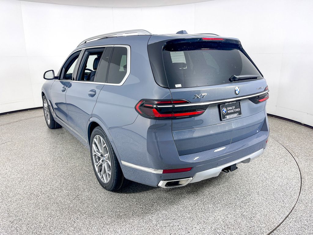 Thumbnail: 2025 BMW X7 - 12