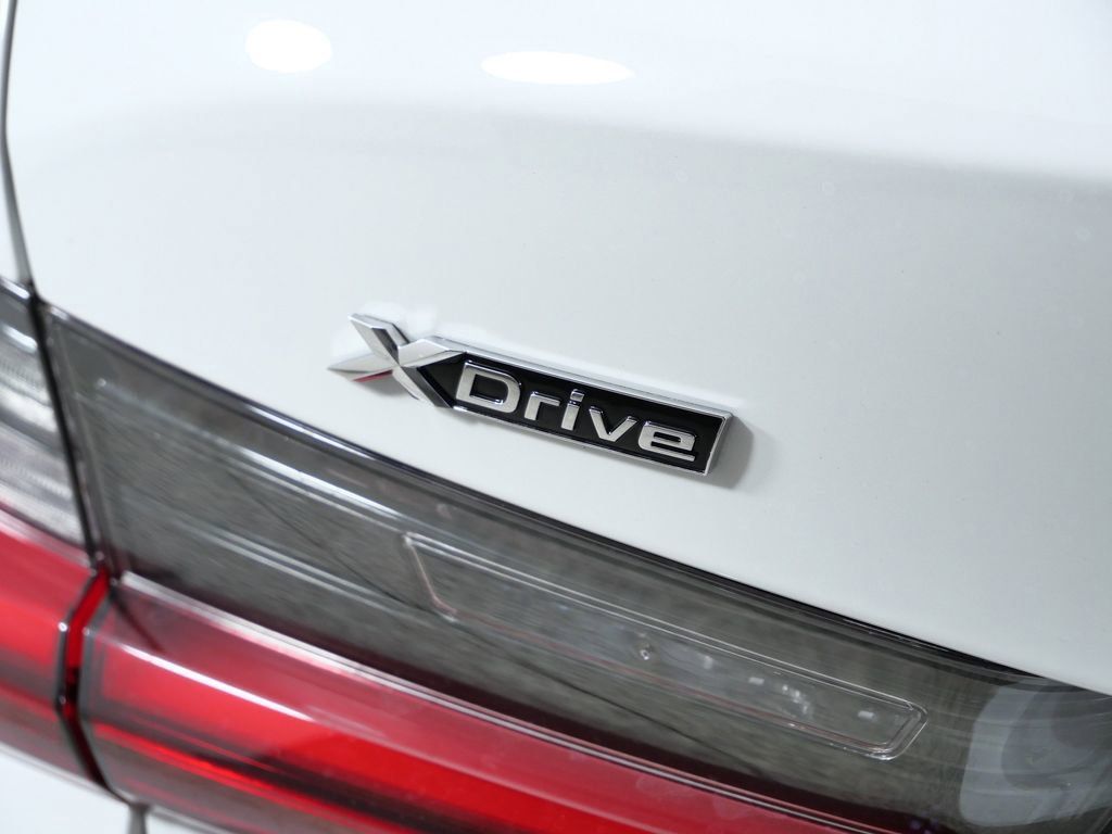 Thumbnail: 2026 BMW 3 Series - 15