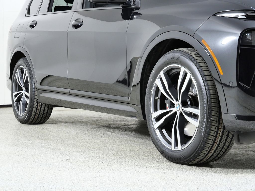 Thumbnail: 2025 BMW X7 - 8