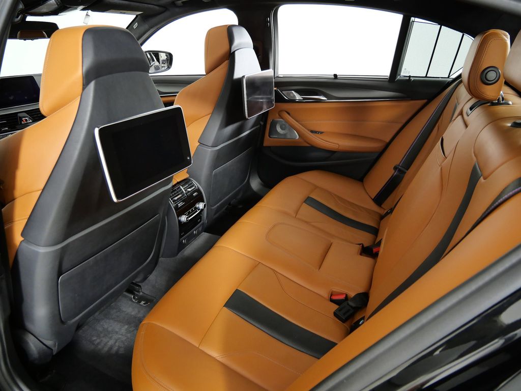 Thumbnail: 2019 BMW M5 - 30