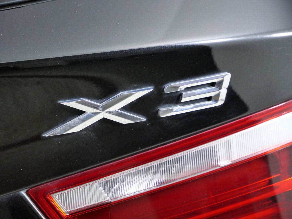 Thumbnail: 2016 BMW X3 - 13