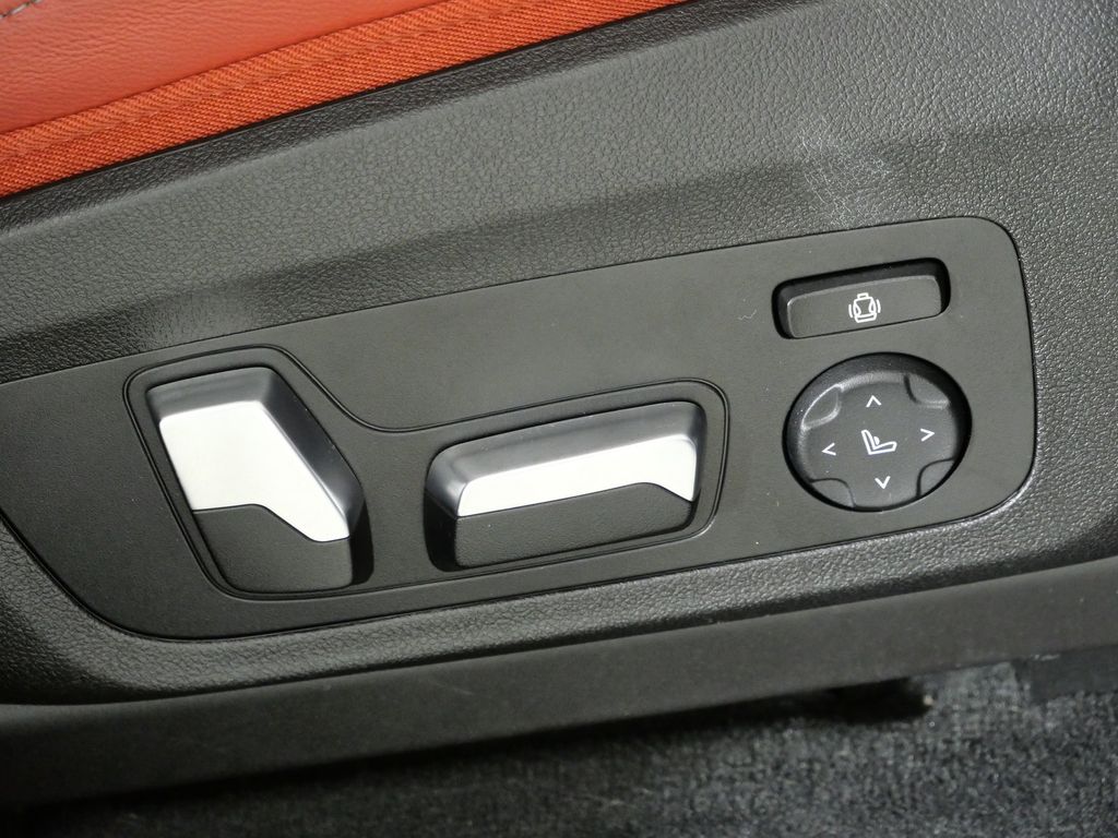 Thumbnail: 2023 BMW X4 - 23