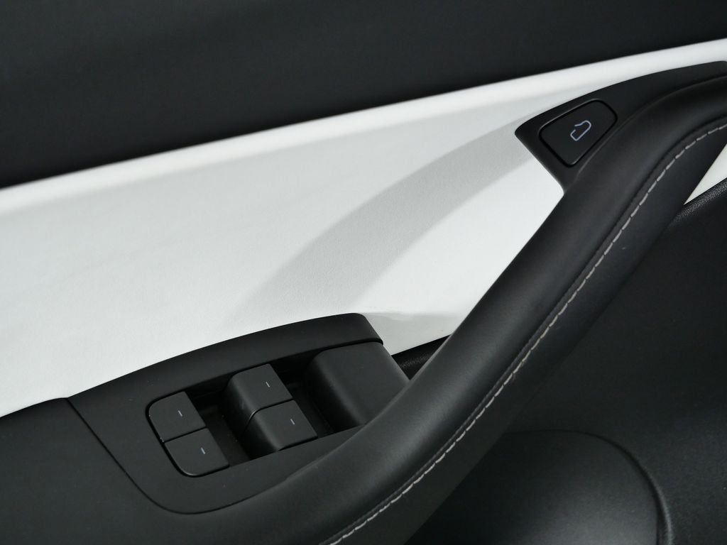 Thumbnail: 2022 Tesla Model Y - 36