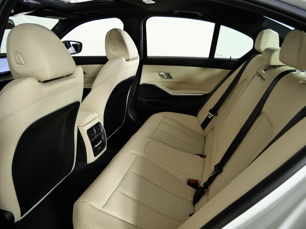 Thumbnail: 2026 BMW 3 Series - 30