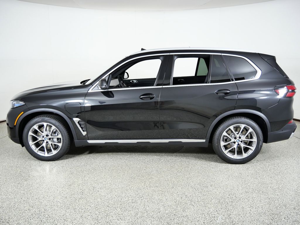 Thumbnail: 2026 BMW X5 - 15