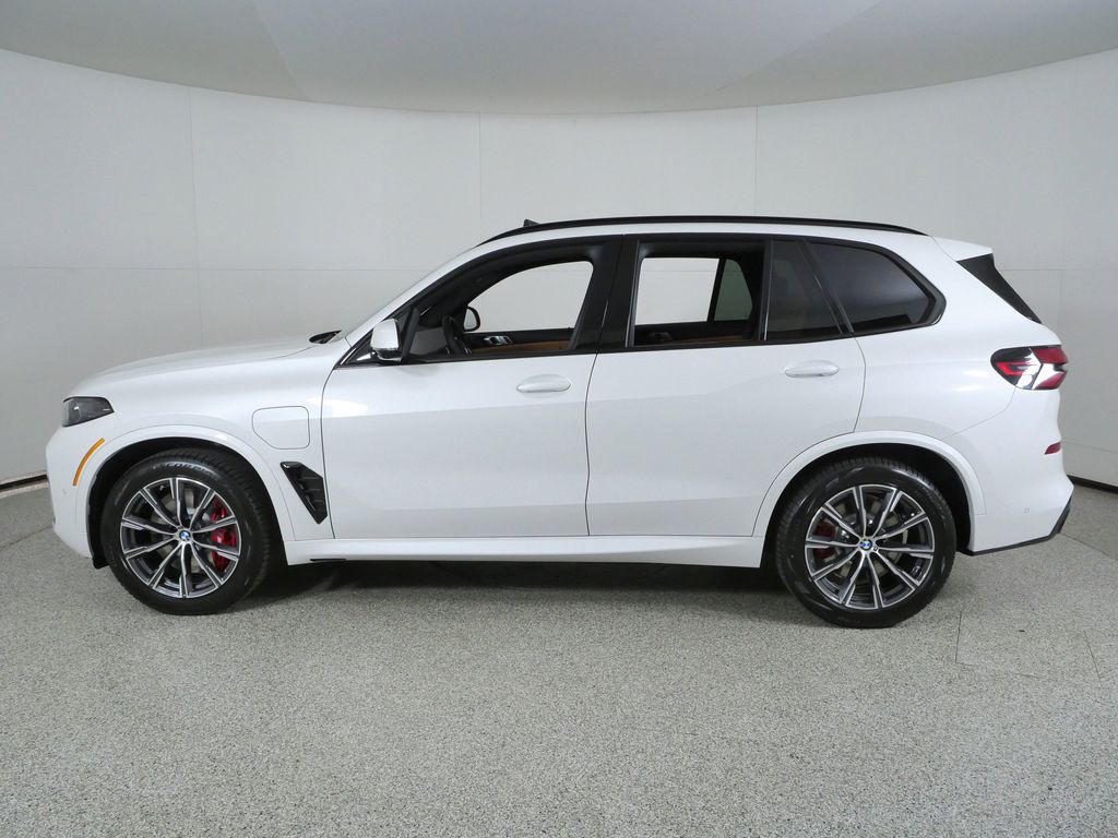 Thumbnail: 2026 BMW X5 - 15