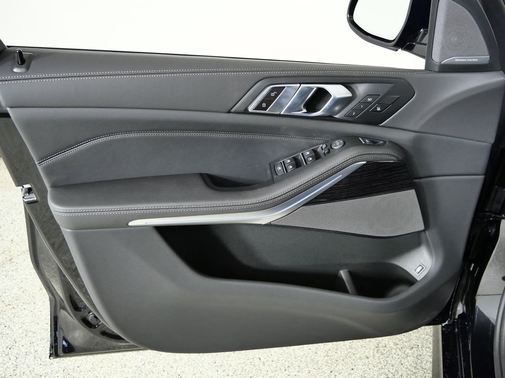 Thumbnail: 2026 BMW X5 - 34