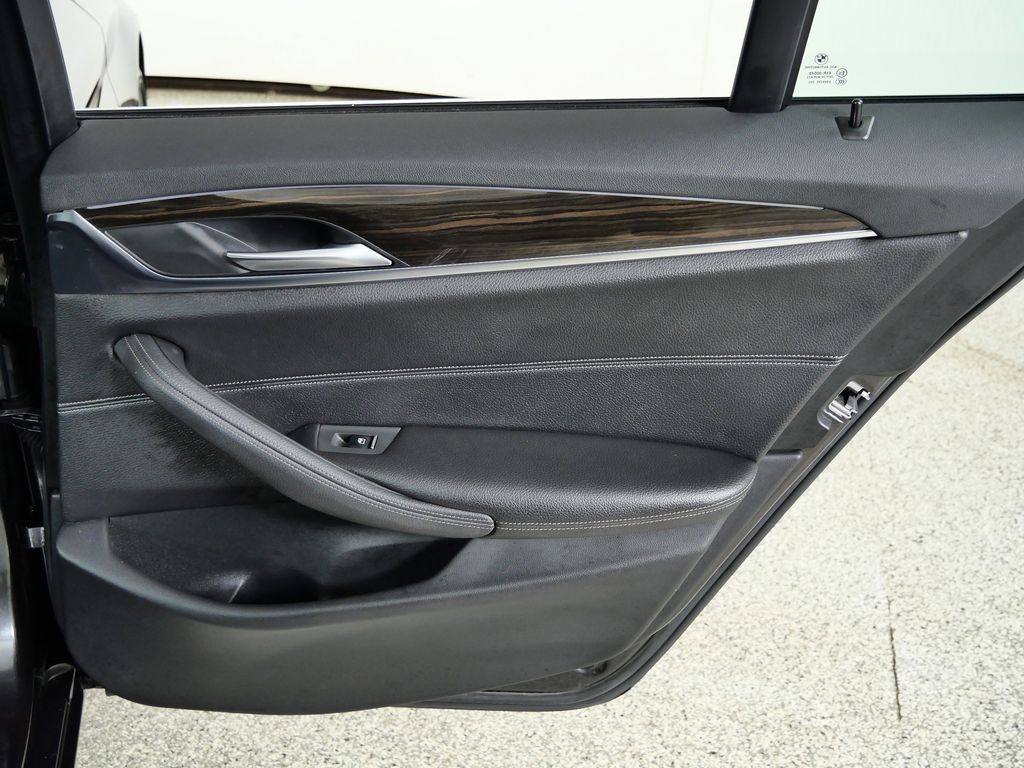 Thumbnail: 2018 BMW 5 Series - 25