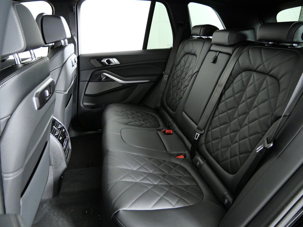 Thumbnail: 2026 BMW X5 - 33