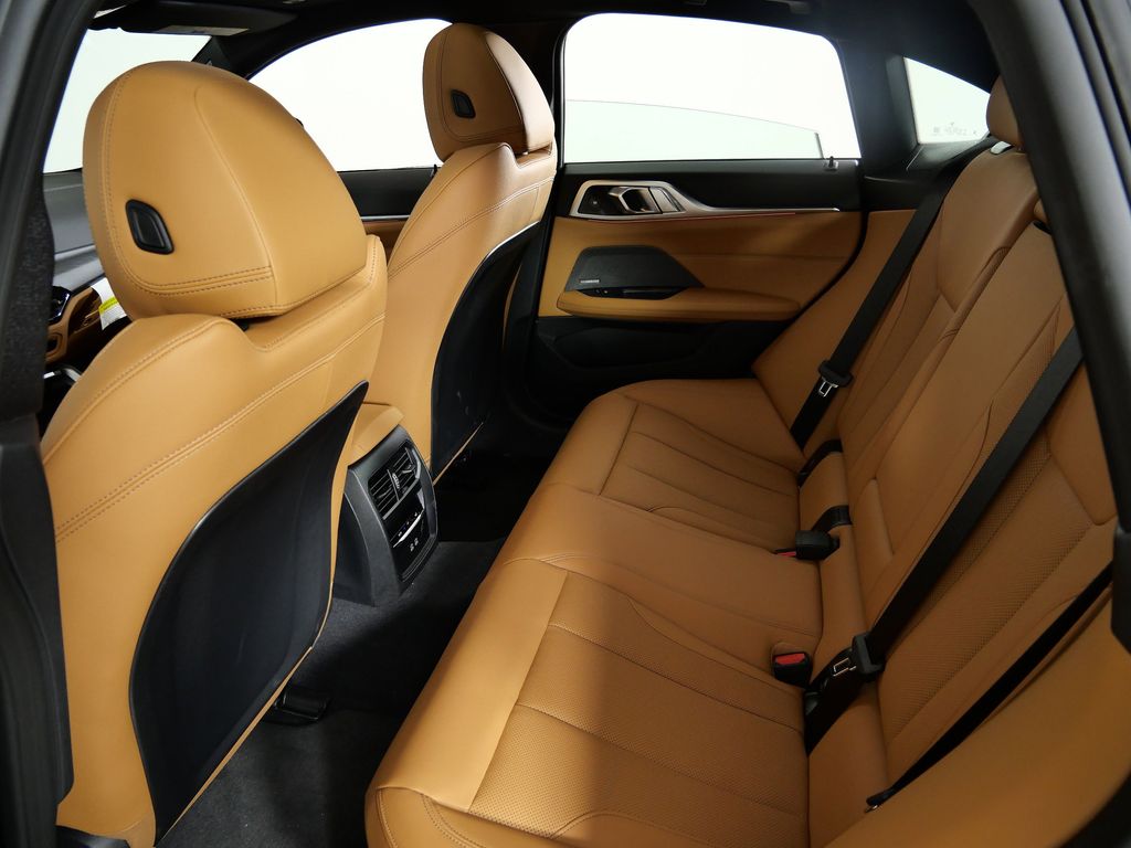 Thumbnail: 2025 BMW i4 - 31