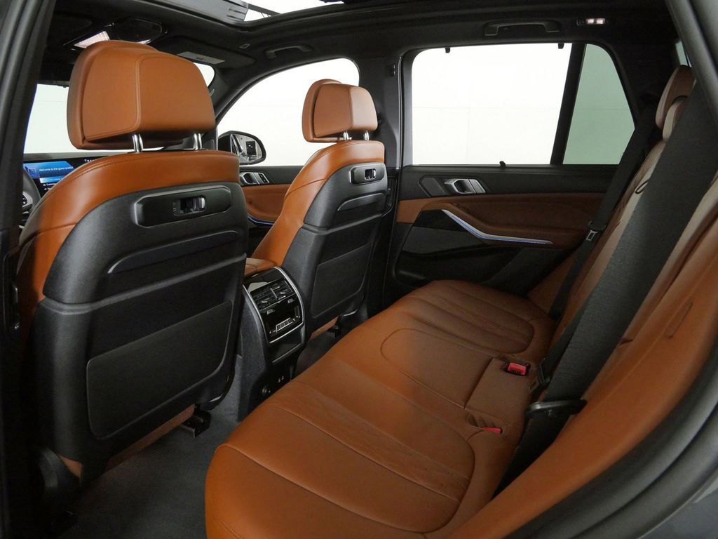 Thumbnail: 2026 BMW X5 - 32