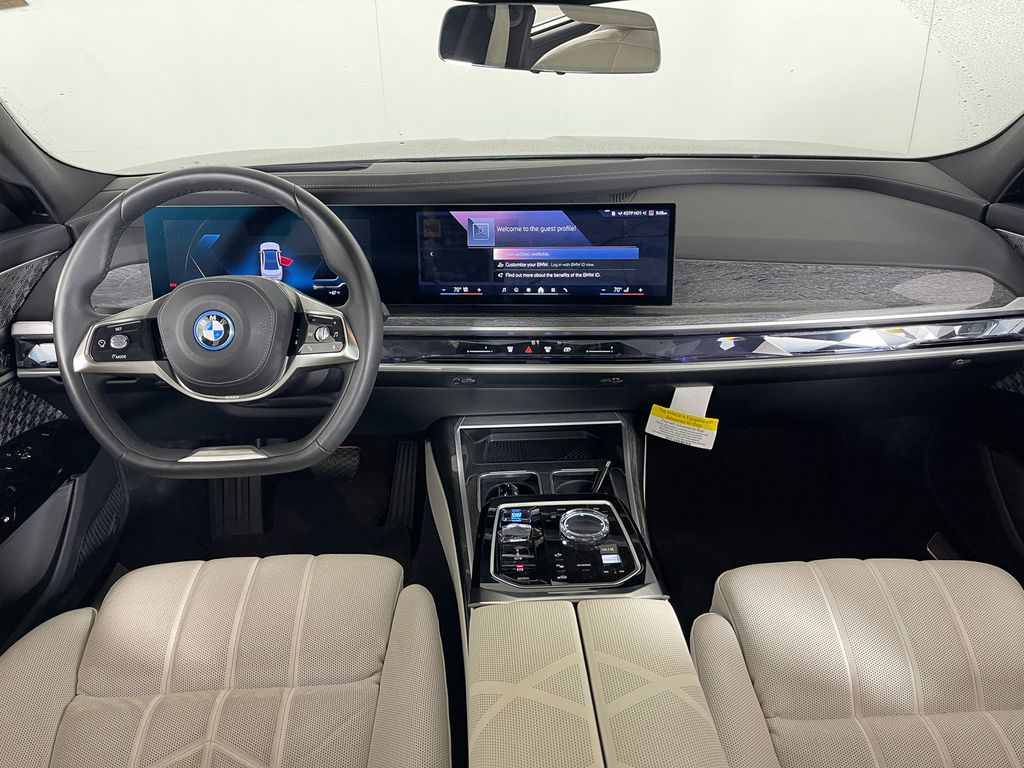Thumbnail: 2023 BMW i7 - 32