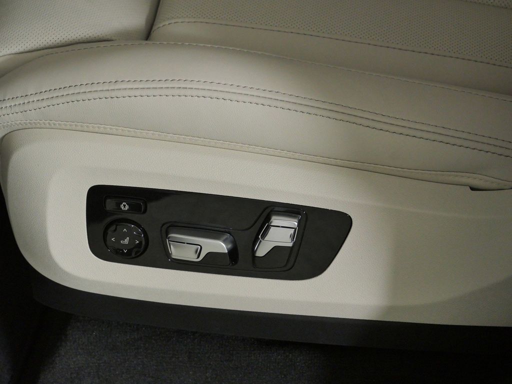 Thumbnail: 2026 BMW X5 - 39
