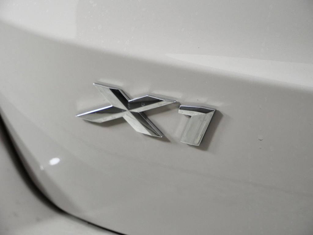 Thumbnail: 2026 BMW X1 - 13