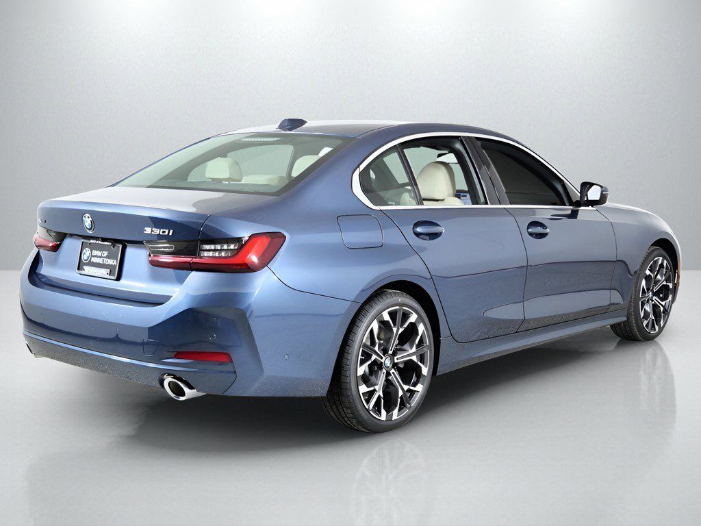 Thumbnail: 2026 BMW 3 Series - 10