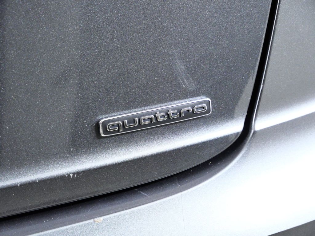 Thumbnail: 2020 Audi Q8 - 13