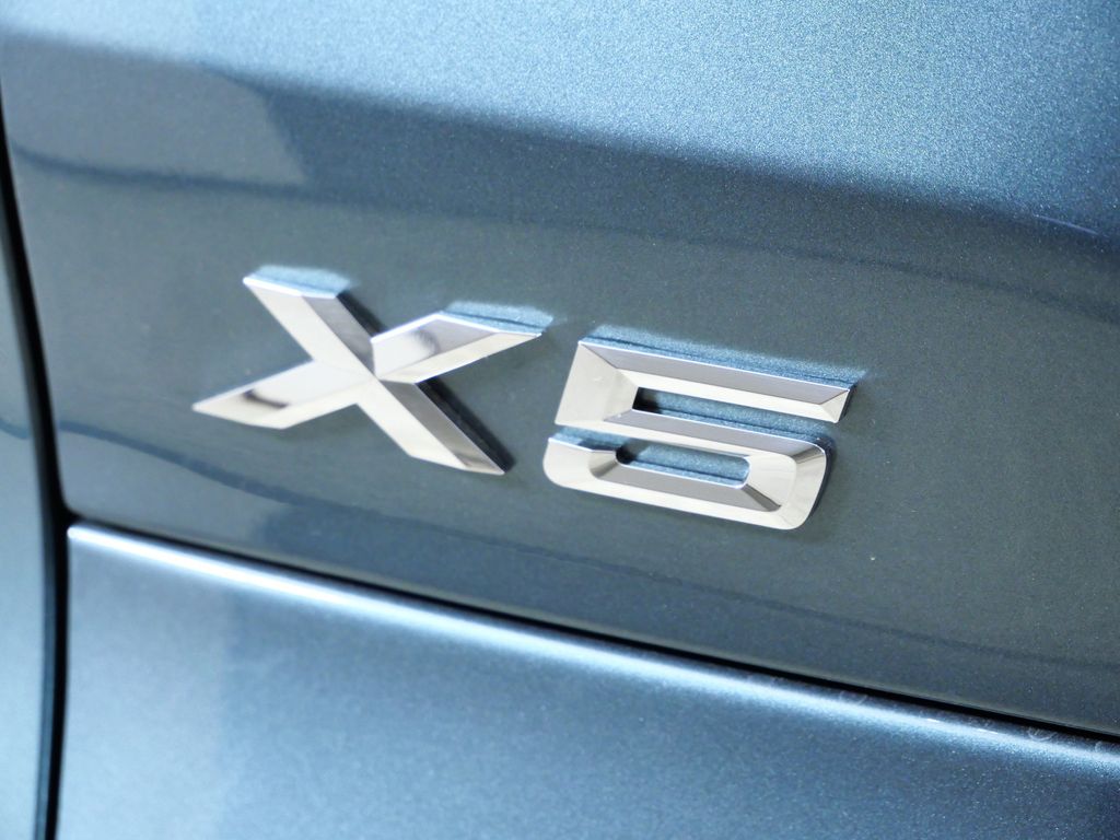 Thumbnail: 2026 BMW X5 - 13
