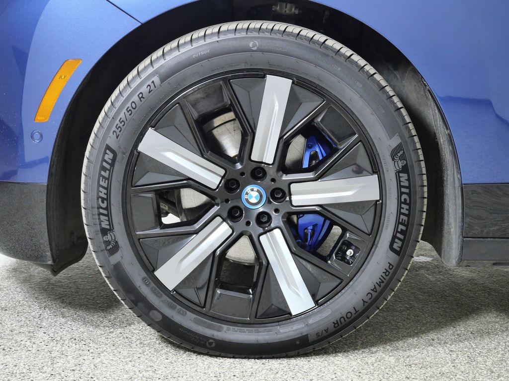 Thumbnail: 2023 BMW iX - 18