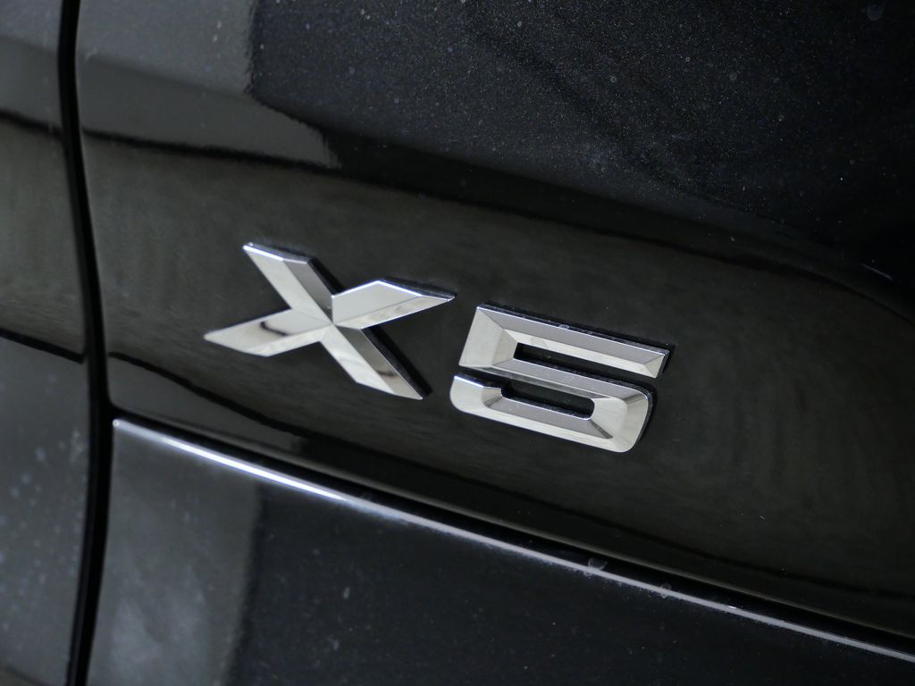 Thumbnail: 2026 BMW X5 - 13