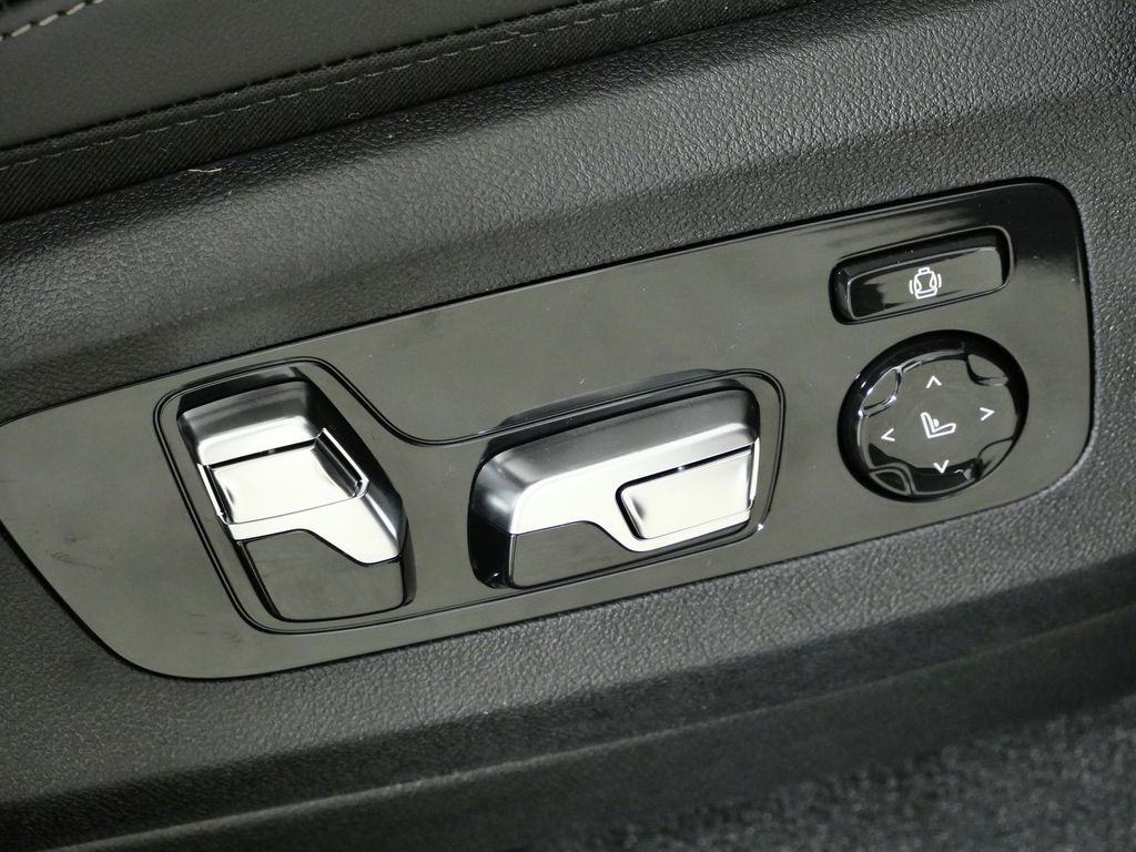 Thumbnail: 2026 BMW X5 - 22