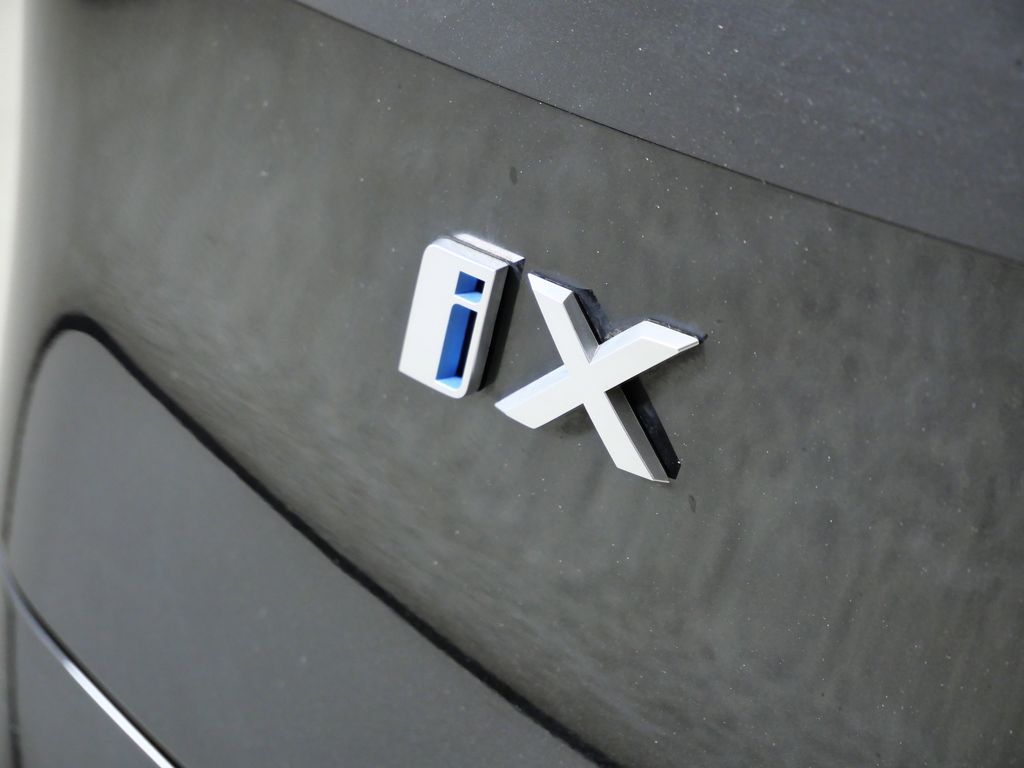 Thumbnail: 2023 BMW iX - 16