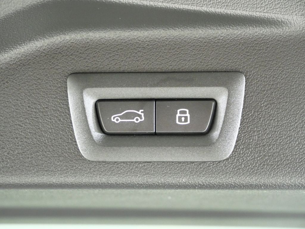 Thumbnail: 2026 BMW X5 - 30