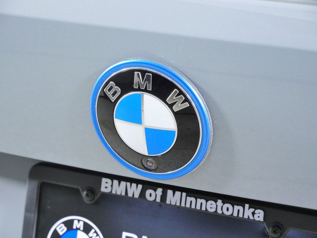 Thumbnail: 2023 BMW i4 - 14