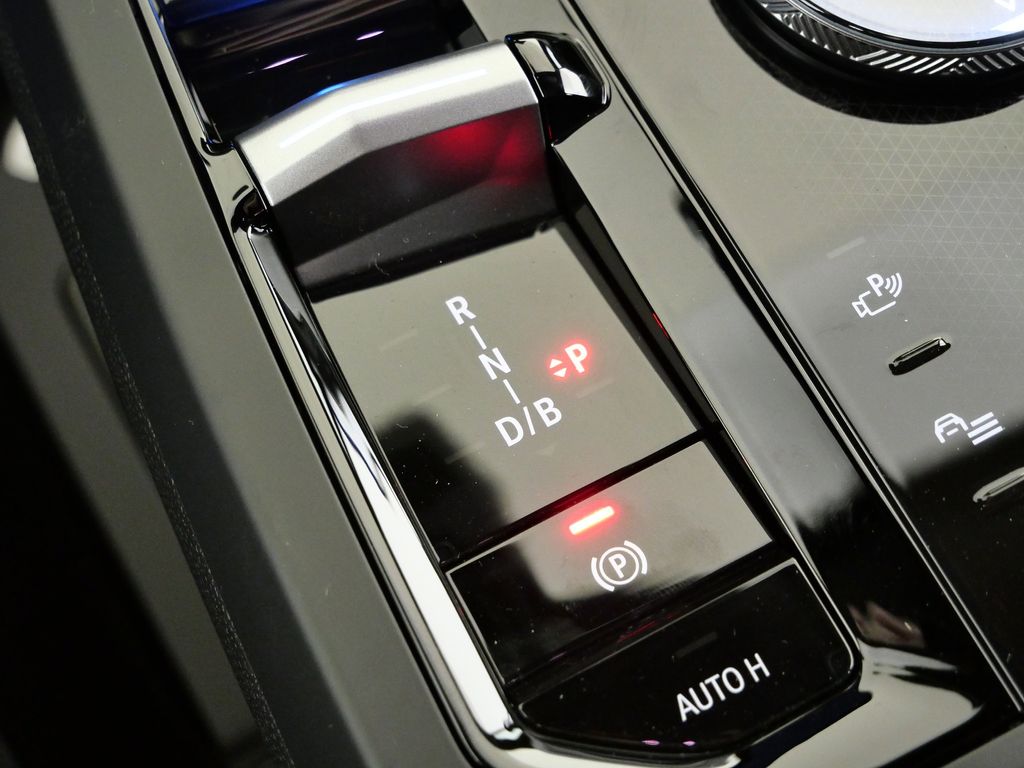 Thumbnail: 2026 BMW iX - 47