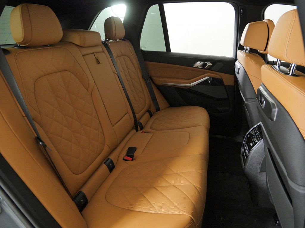 Thumbnail: 2026 BMW X5 - 27
