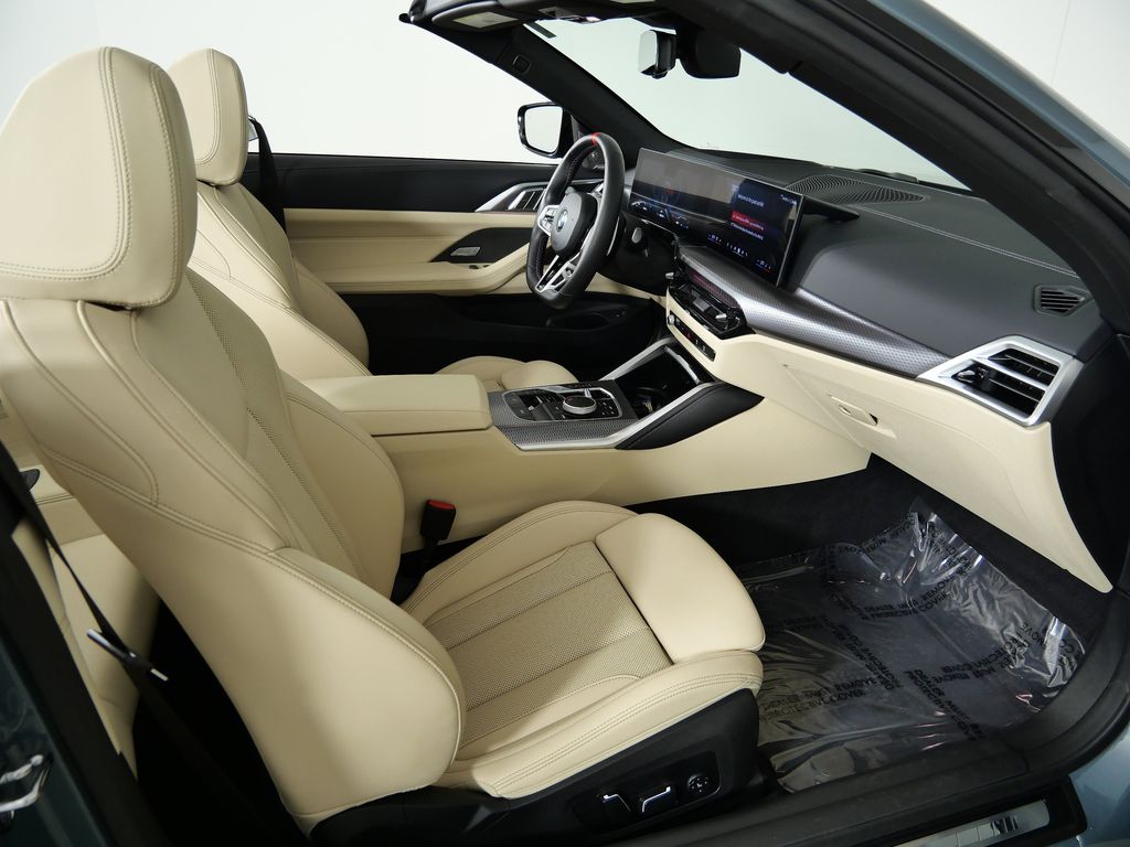 Thumbnail: 2025 BMW 4 Series - 21