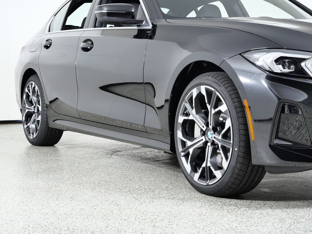 Thumbnail: 2026 BMW 3 Series - 6