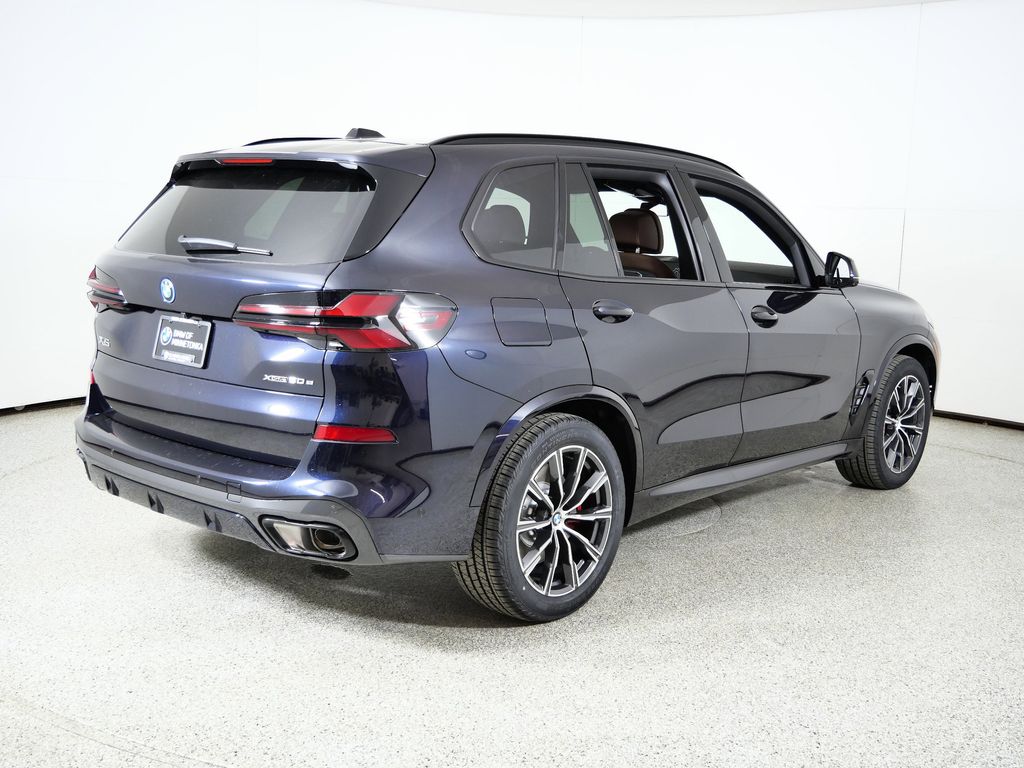Thumbnail: 2026 BMW X5 - 9