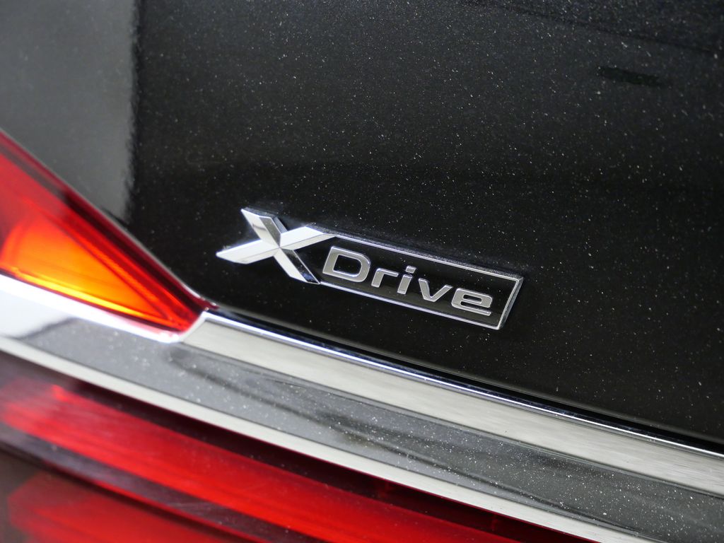 Thumbnail: 2016 BMW 7 Series - 14