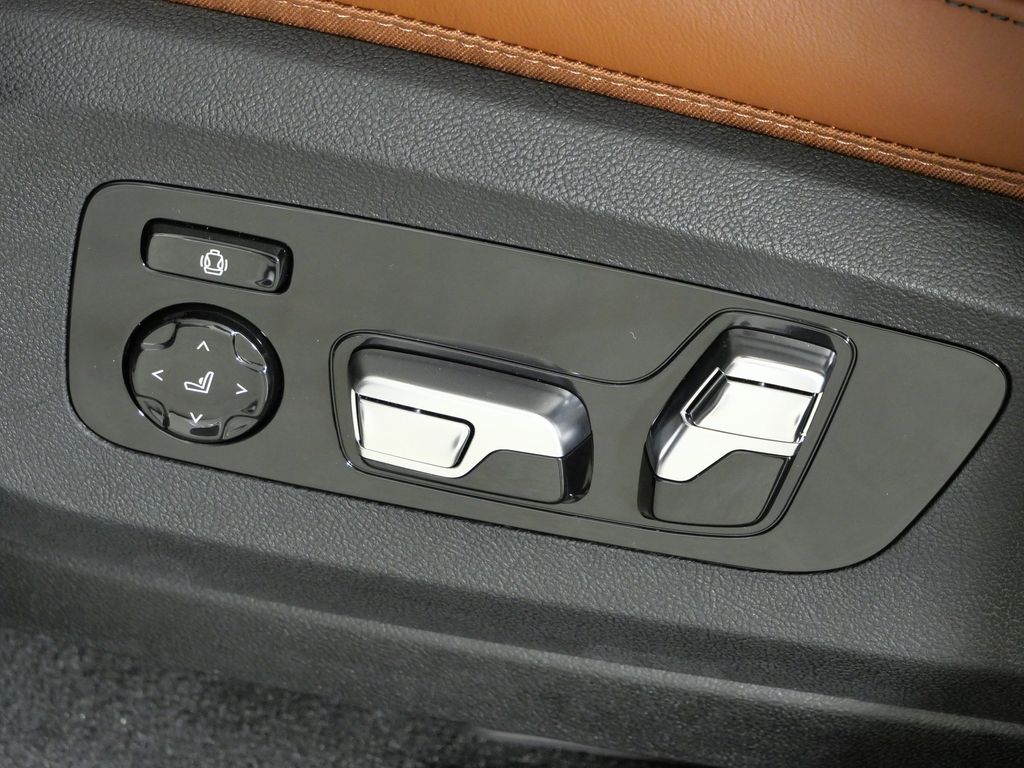 Thumbnail: 2026 BMW X7 - 39