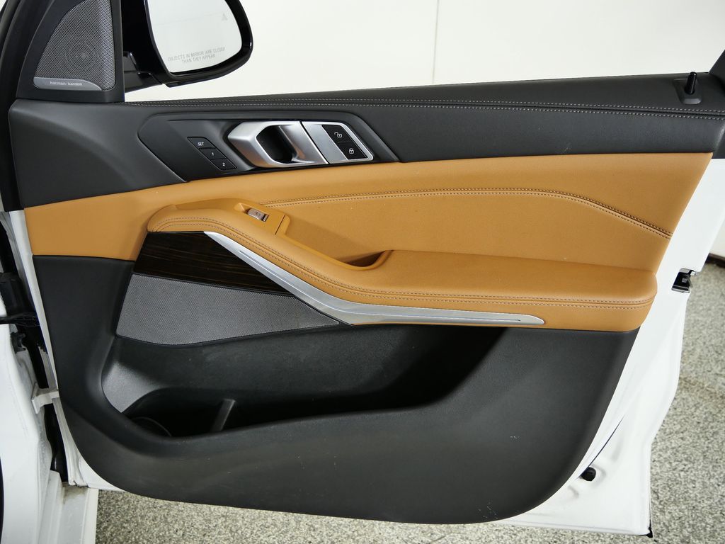 Thumbnail: 2023 BMW X7 - 23