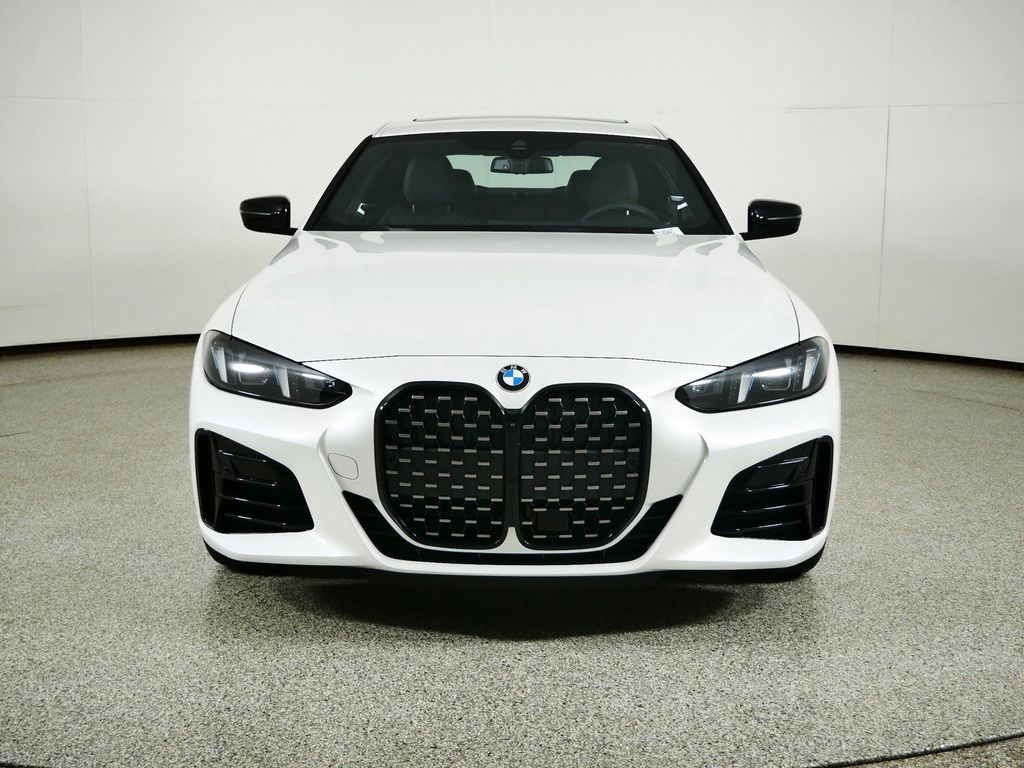 Thumbnail: 2026 BMW 4 Series - 4