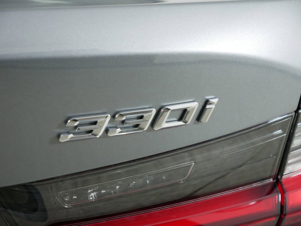 Thumbnail: 2025 BMW 3 Series - 15