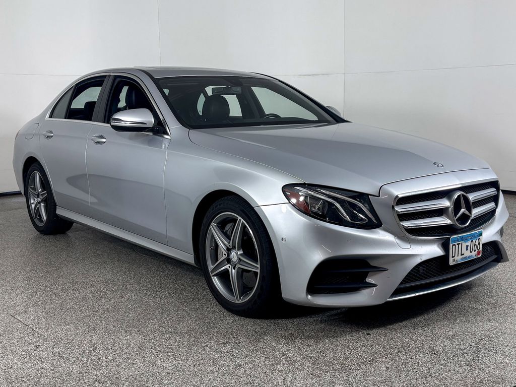 Thumbnail: 2017 Mercedes-Benz E-Class - 4