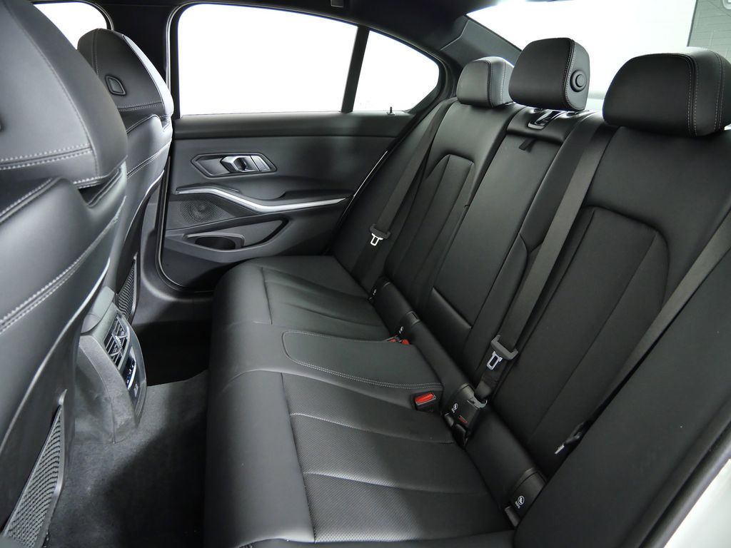 Thumbnail: 2023 BMW 3 Series - 35